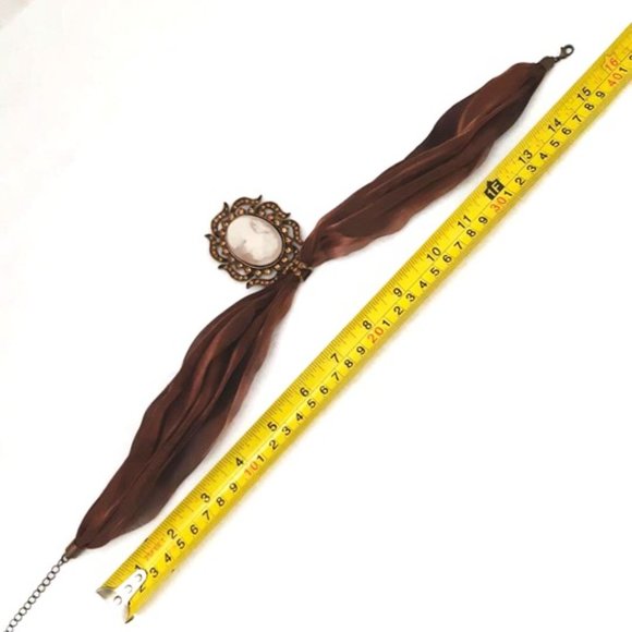 BLACK Satin Cameo Crystal Brass Pendant-Necklace - Picture 8 of 9